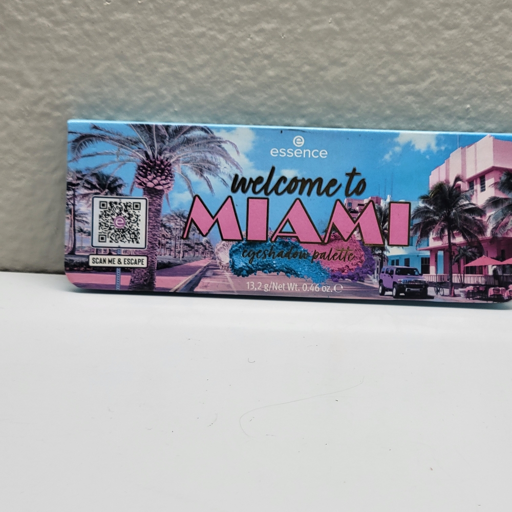 Miami Eyeshadow Palette - Pink and Blue